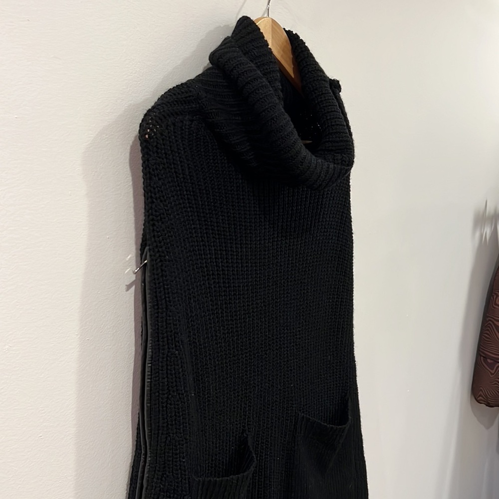 Ann Taylor Women’s Black Knit Sweater Poncho size small - Picture 4 of 9